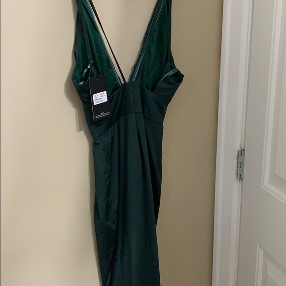 Stunning forest green dress. - Picture 3 of 5